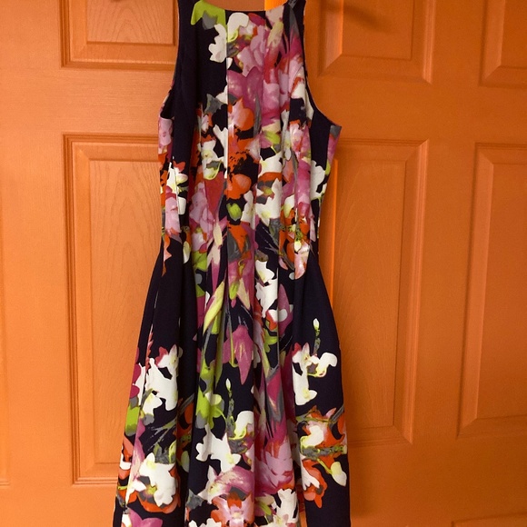 Vince Camuto Floral Fit and Flare Dress Sz 6 - Picture 1 of 5